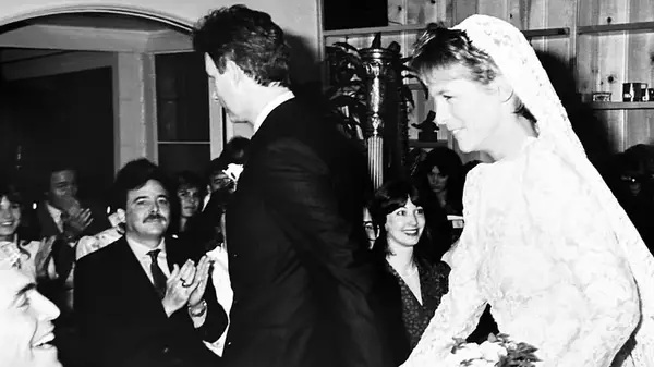 Jamie Lee Curtis and Christopher Guest on their wedding day