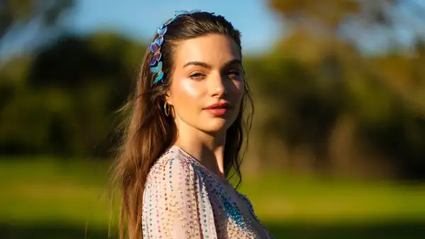 Odborník na líčení nám říká, jak získat perfektní směs orosené a matné kůže