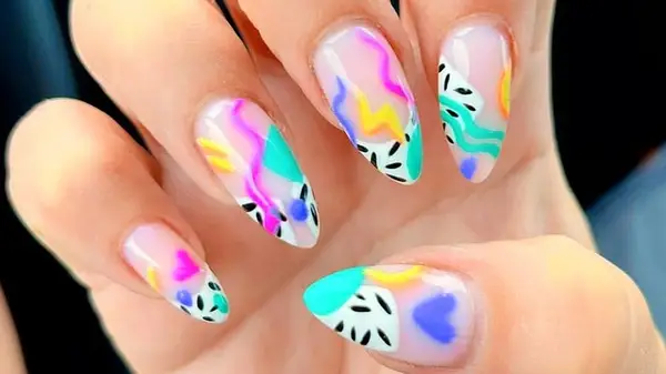 Close-up picture of 90s print nails
