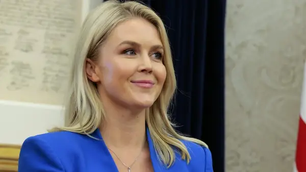 Karoline Leavitt는 트럼프에 합류하기 전에 너무 다르게 보였습니다