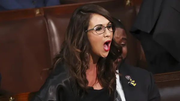 lauren boebert screaming and disrupting biden in 2022