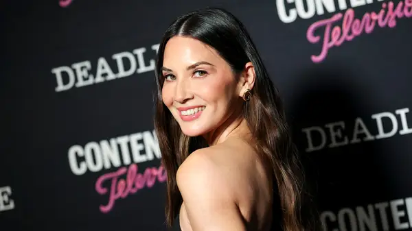 L’aspecte de la catifa vermella elegant sembla que Olivia Munn hauria de portar més sovint