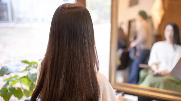 woman with straight hair salon 