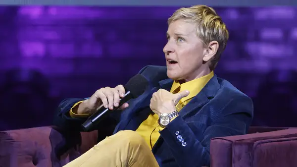 La couleur des cheveux naturels d'Ellen DeGeneres n'est pas sa blonde signature