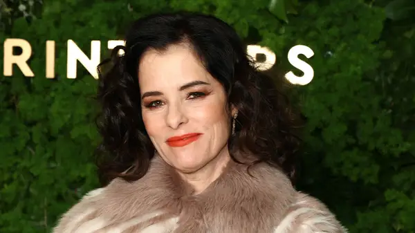 Parker Posey Hair ser ud, der bare ikke fungerede