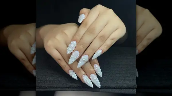 Pearl nails