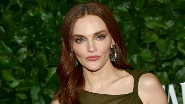 Janine From the Handmaid's Tale és tan impressionant a la vida real