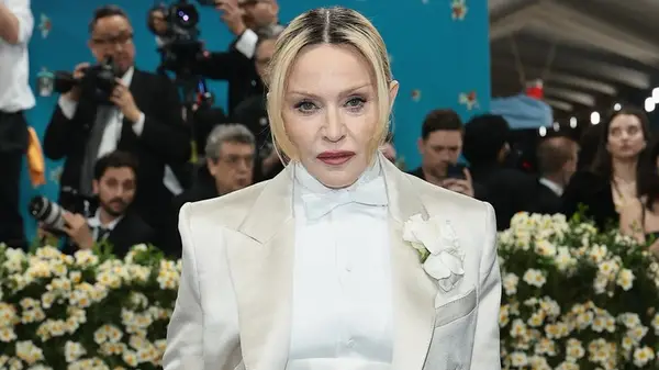 Madonnas signaturblonde hår er ikke hendes naturlige farve