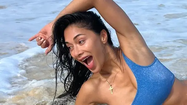 Nicole Scherzinger at the beach without makeup