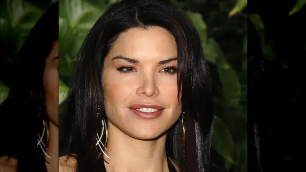 Lauren Sanchez Bezos with a dry patch on her skin