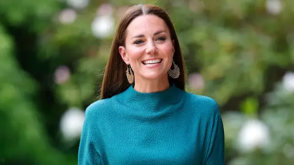 Kate Middleton with sleek, straight hair