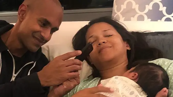 Laura Jarrett without makeup with her son and husband