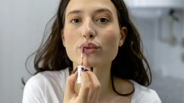 Deberías probar el truco de mancha de labios si no te gusta Lip Liner