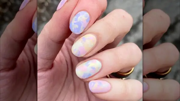 Dip-dye Easter egg nails