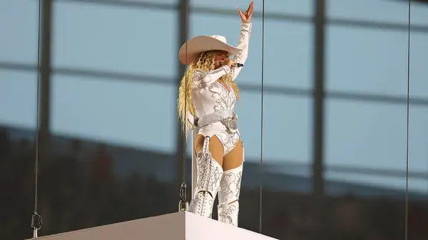 Beyoncé elevated at the NFL halftime show on Christmas Day