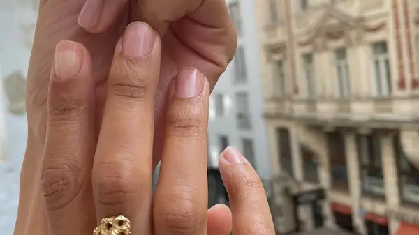 Čo je to japonská manikúra? Jemný zážitok zameraný na nechty, vysvetlený