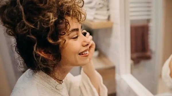 O novo lançamento do rímel de Lush é um passo na direção certa para reduzir a embalagem de beleza desnecessária