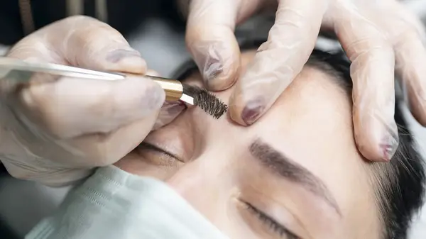 Having eyebrows tinted