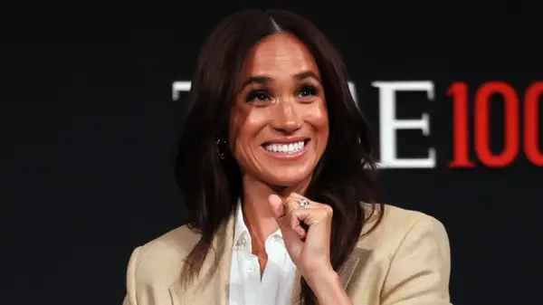 5 Mal erhielten wir einen Blick auf Meghan Markles Tochter Lilibets lebendiges rotes Haar