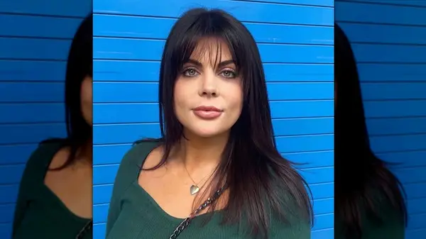 Straight eyelash bangs