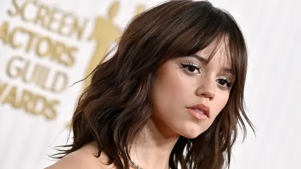 Angled close-up of Jenna Ortega with a shaggy hairstyle