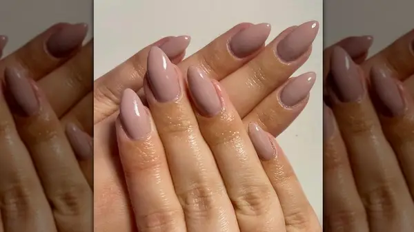 Dusty rose manicure
