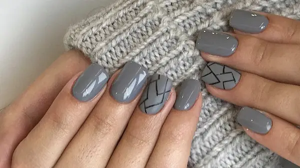 Gray manicure with an accent nail