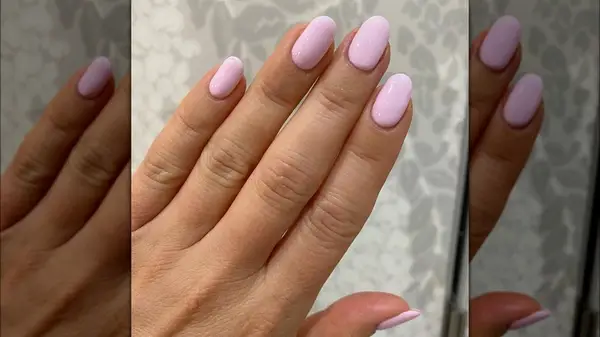 Light pink nails