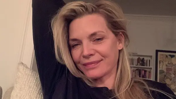 Michelle Pfeiffer posing without makeup
