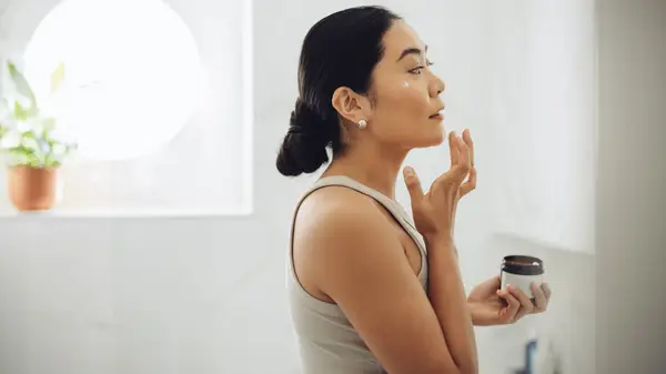 O que são peptídeos e o que eles podem realmente fazer pela sua pele?