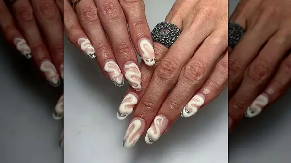 3D eggnog nails