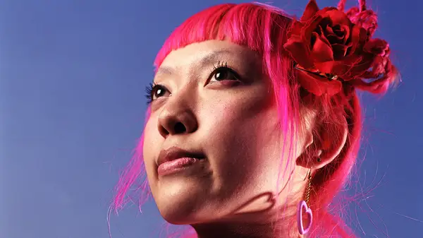 Woda różana to supergwiazda fryzur, o której chcielibyśmy wiedzieć wcześniej