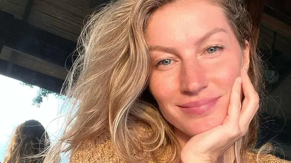 Gisele Bundchen in a makeup-free selfie