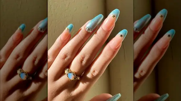 Nail art on Instagram 