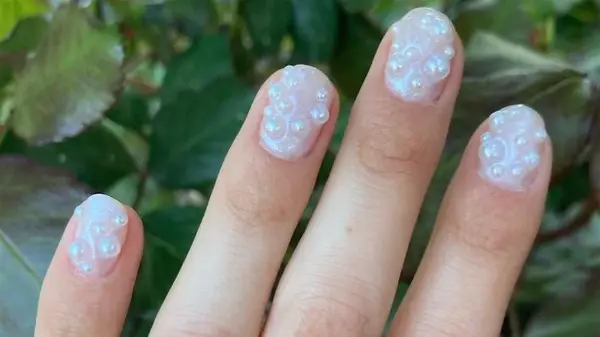 Pearl nail art