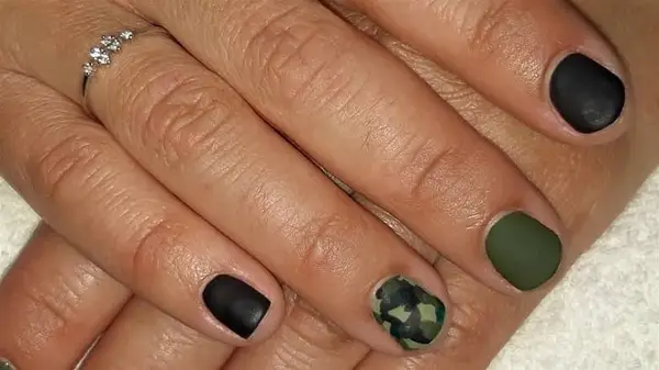 Camo nails