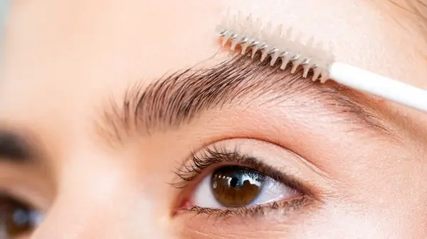 Clear brow gel application