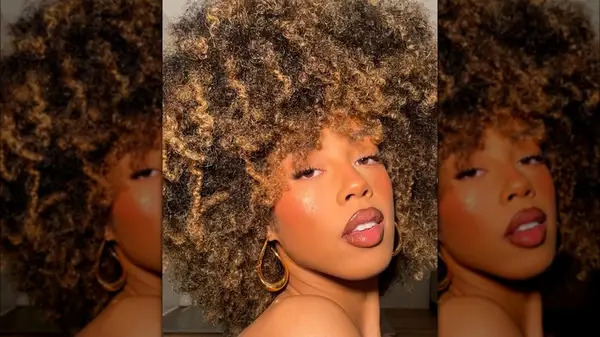 woman with sunset blush trend