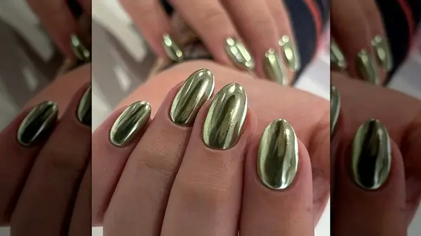 Green chrome nails