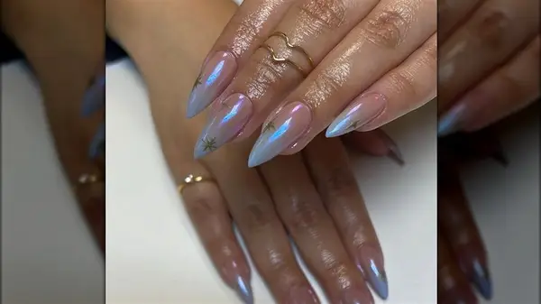 Chrome blueberry milk manicure