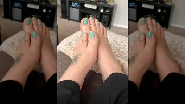 mint green pedicure