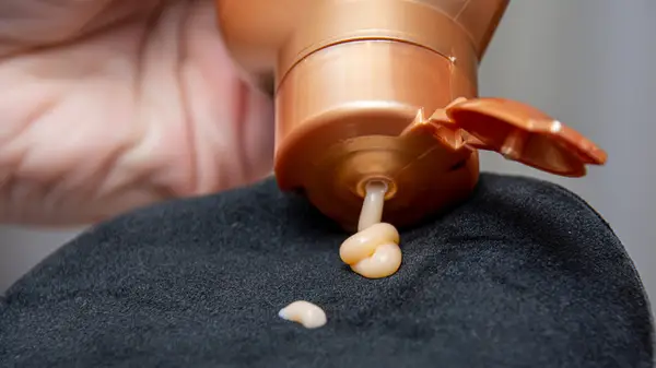 Nos meilleurs conseils pour retirer les derniers restes d'un auto-tan persistant