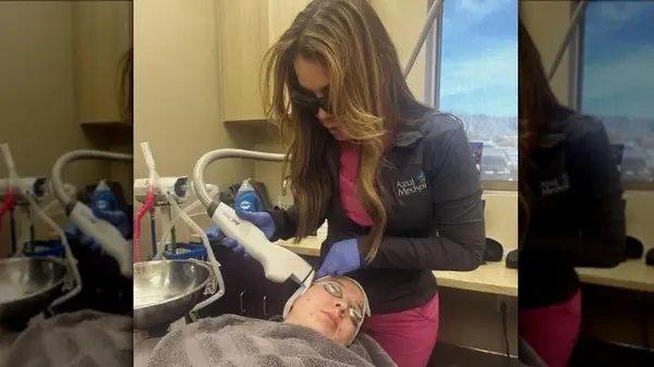 A person doing an AviClear treatment