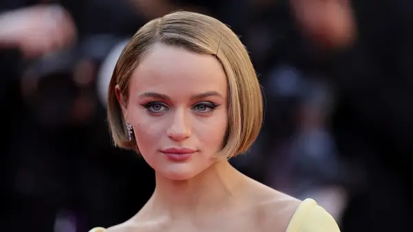 Det finns en ny kort frisyr precis i tid för sommaren: den eleganta Prada Bob