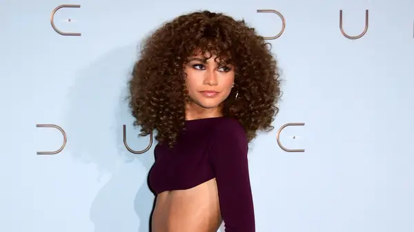 Zendaya wearing shag hair cut