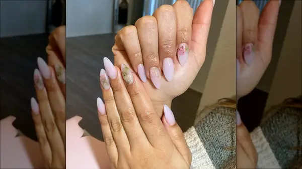 Milk bath and neutral nails