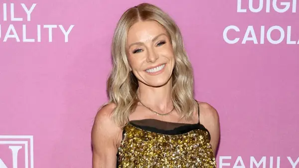 Kelly Ripa smiling on the red carpet