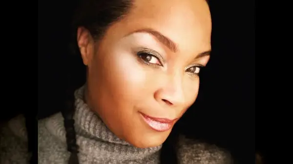 Woman wearing frosted lip 