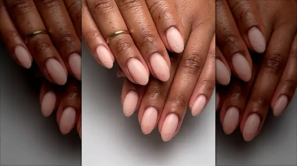 Matte nude nails