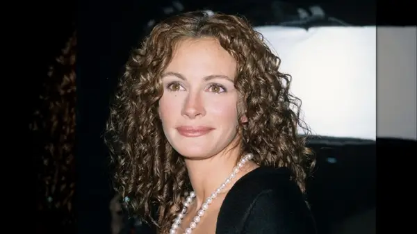 Julia Roberts with a pearl necklace at the People